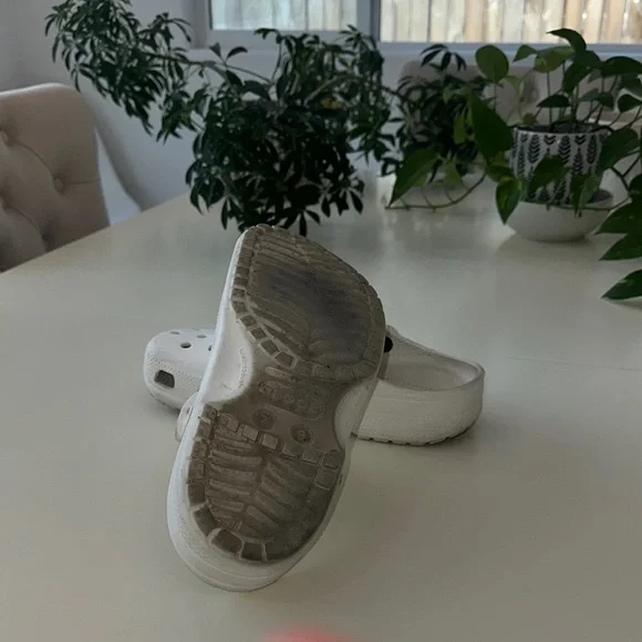 CROCS White Sandals Lightweight Water-Resistant - Picture 5 of 8